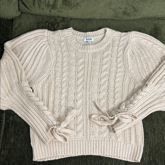 525‎ America Women's Cream Cable Knit Puff Sleeve Sweater Size M - Picture 2 of 16
